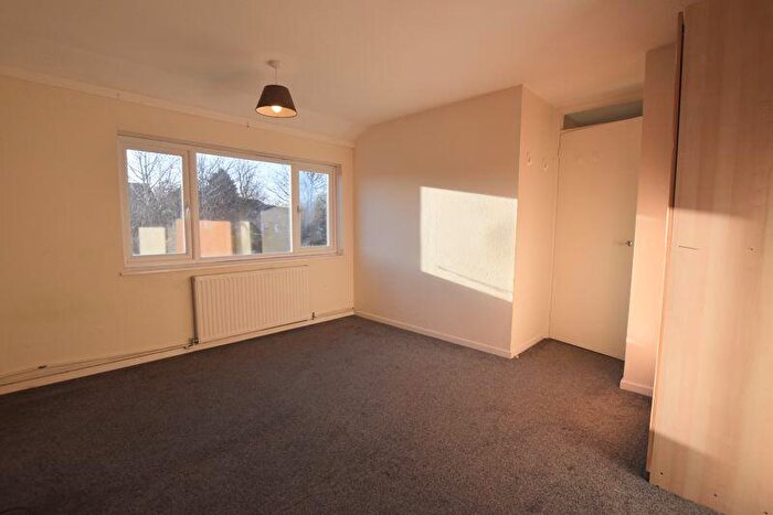 3 Bedroom End Of Terrace House For Sale In Pennyland, Milton Keynes, MK15