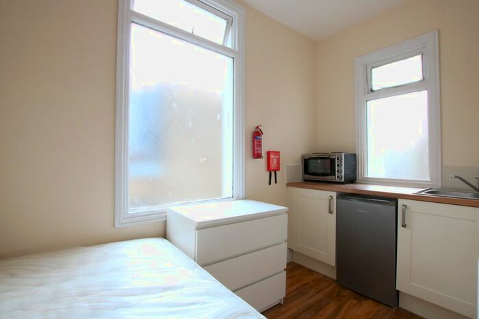 Studio To Rent In Goldney Road, London, W9
