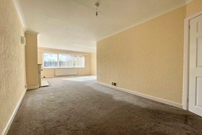 2 Bedroom Flat To Rent In Bushey Wood Road, Sheffield, S17