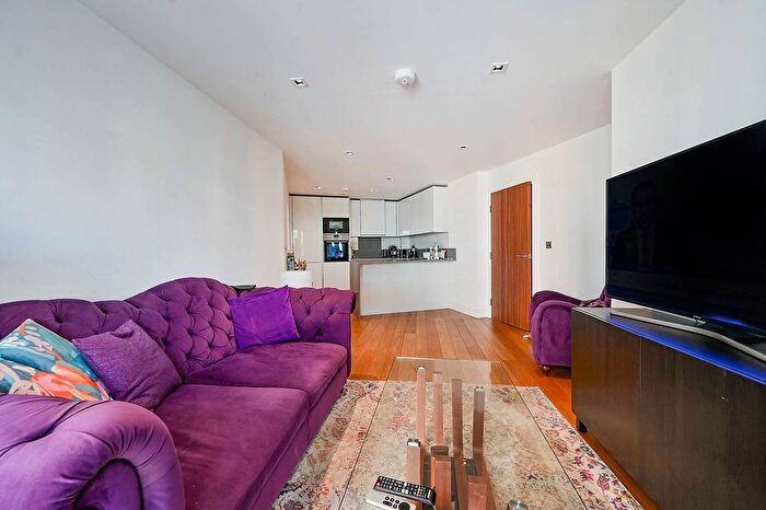 2 Bedroom Flat To Rent In Dickens Yard, Ealing, London, W5