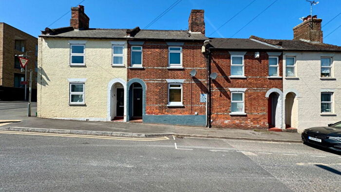 2 Bedroom Terraced House To Rent In Boundary Road, Newbury, RG14