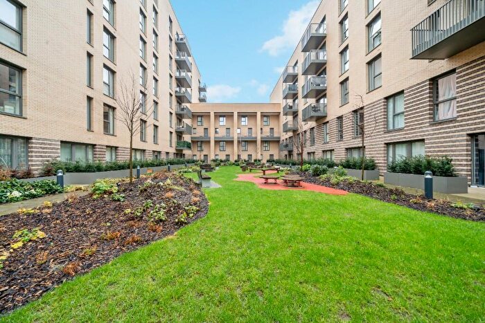 1 Bedroom Flat To Rent In Hendon Waterside, London, NW9