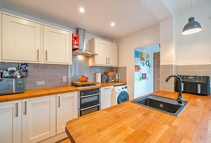 3 Bedroom End Of Terrace House For Sale In Greenbank Road, Hanham, Bristol, Gloucestershire, BS15