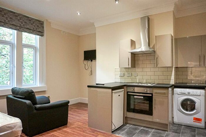 1 Bedroom Flat To Rent In Springfield Mount, Leeds, LS2