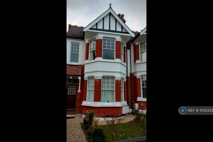 2 Bedroom Flat To Rent In Conway Road, London, N14