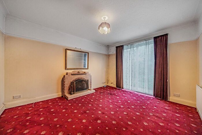 3 Bedroom Detached House For Sale In Marlborough Lane, London, SE7