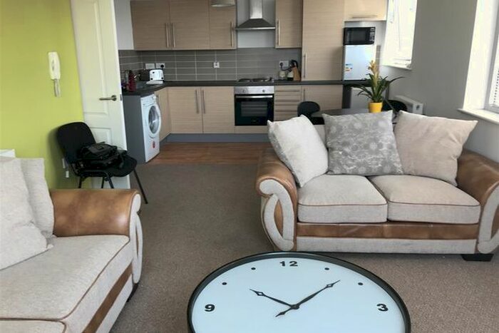 3 Bedroom Flat To Rent In Bispham House, Lace Street, Liverpool, L3