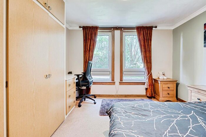2 Bedroom Flat For Sale In Clarence Gardens, Hyndland, Glasgow, G11