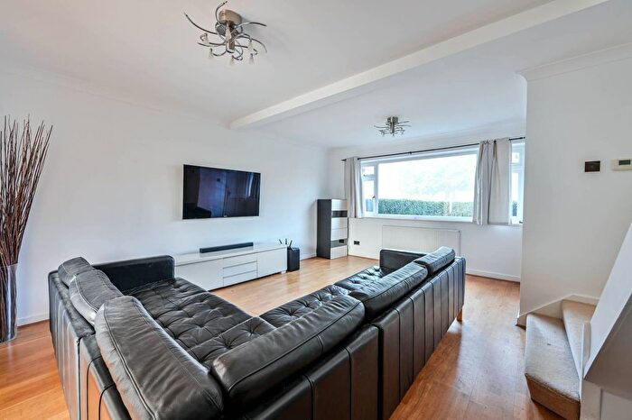 3 Bedroom Property For Sale In Woodville Road, Ham, Richmond, TW10