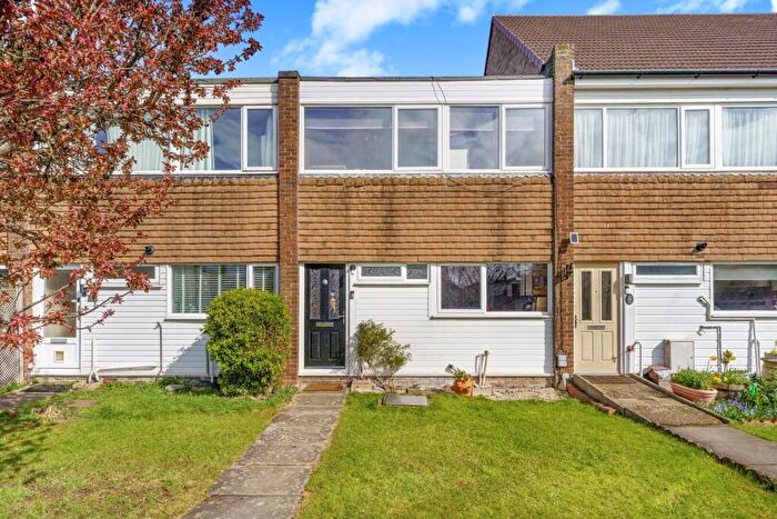 3 Bedroom Terraced House For Sale In Glebe Gardens, Harlington, Dunstable, LU5