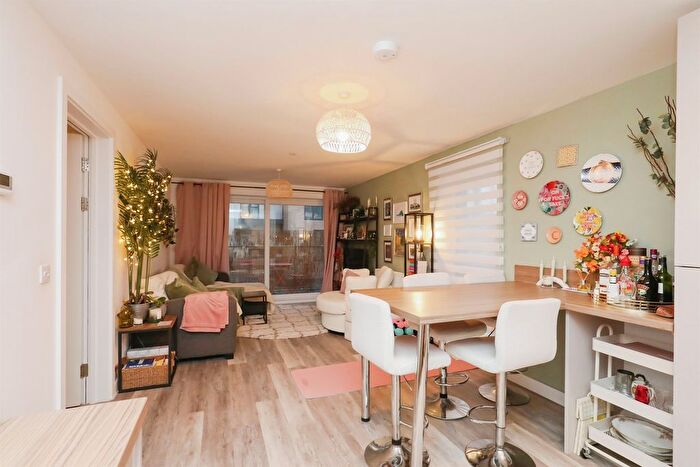 2 Bedroom Flat For Sale In Geoffrey Watling Way, Norwich, NR1
