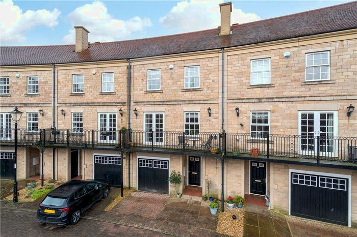 4 Bedroom Town House For Sale In Scalebor Square, Burley In Wharfedale, Ilkley, West Yorkshire, LS29