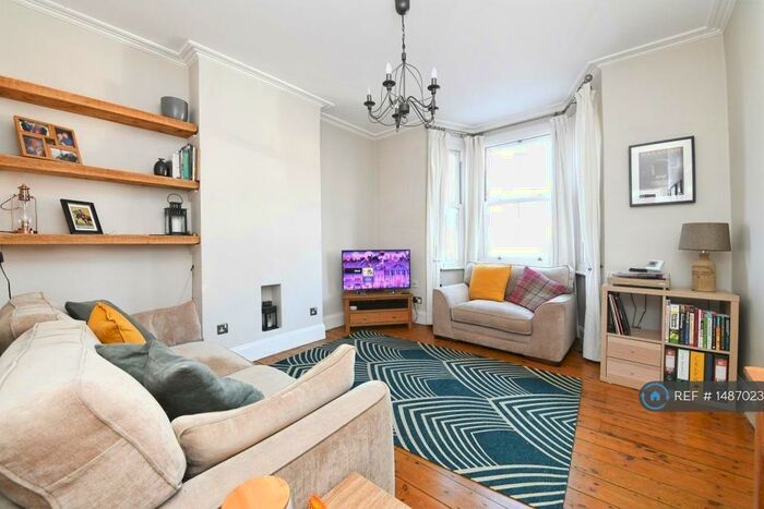 1 Bedroom Flat To Rent In Ongar Road, Brentwood, CM15