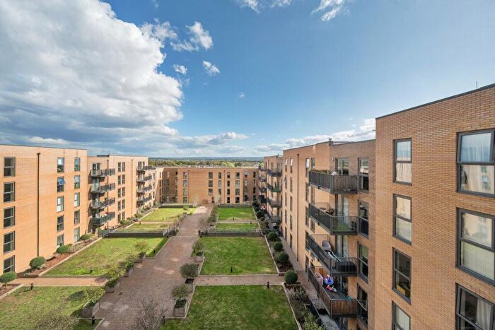 3 Bedroom Flat For Sale In Apple Yard, Anerley, London, SE20