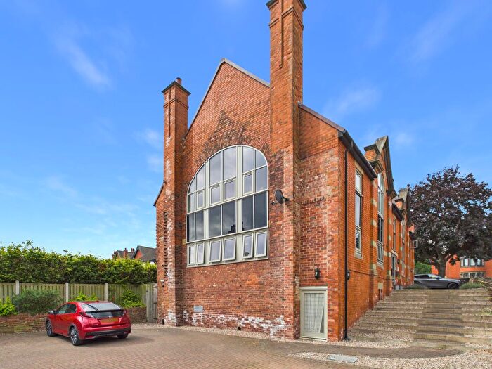 2 Bedroom Flat For Sale In Maple Court, Avenue Road, Chesterfield, Derbyshire, S41