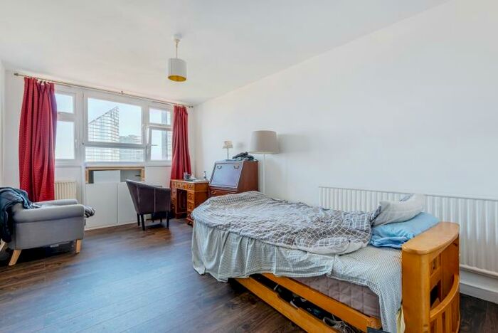2 Bedroom Flat To Rent In Hall Street London, EC1V
