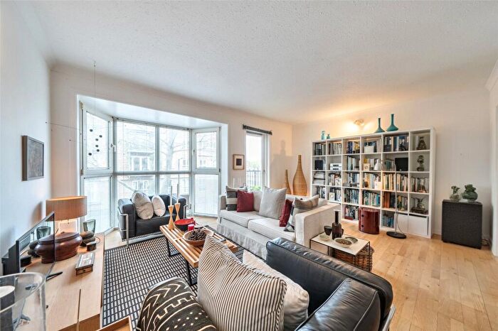 3 Bedroom Terraced House For Sale In Princes Court, Greenland Passage, Surrey Docks, SE16