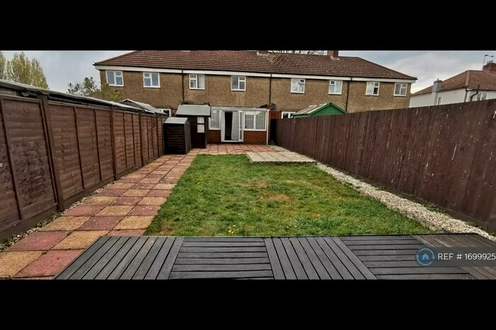 3 Bedroom Terraced House To Rent In Cleeve Road, Leatherhead, KT22