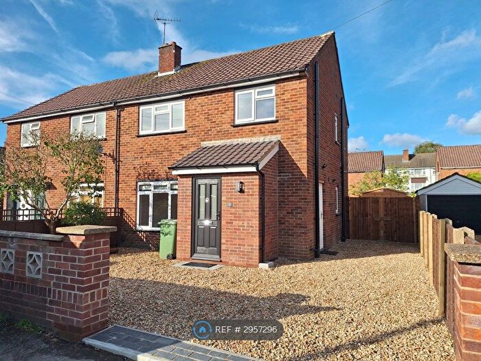 3 Bedroom Semi Detached House To Rent In Horseshoe Close, Camberley, GU15