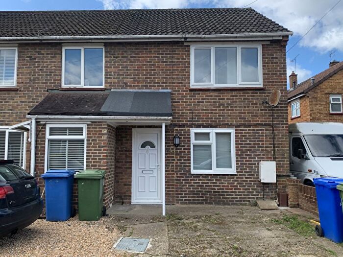 2 Bedroom Semi Detached House To Rent In Willow Way, Aldershot, GU12