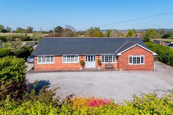 3 Bedroom Detached Bungalow For Sale In Tarporley Road, Tarvin, CH3