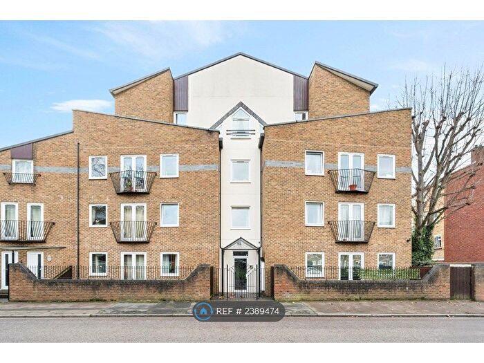 2 Bedroom Flat To Rent In Forge House, London, SE13