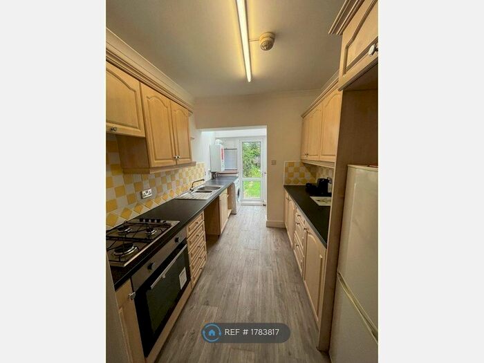 3 Bedroom Terraced House To Rent In Bishop Road, Chelmsford, CM1