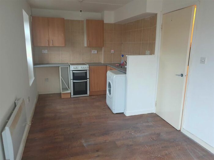 1 Bedroom Flat To Rent In St Clements Court, Comet Close, Fosse Lane, Leicester, LE3