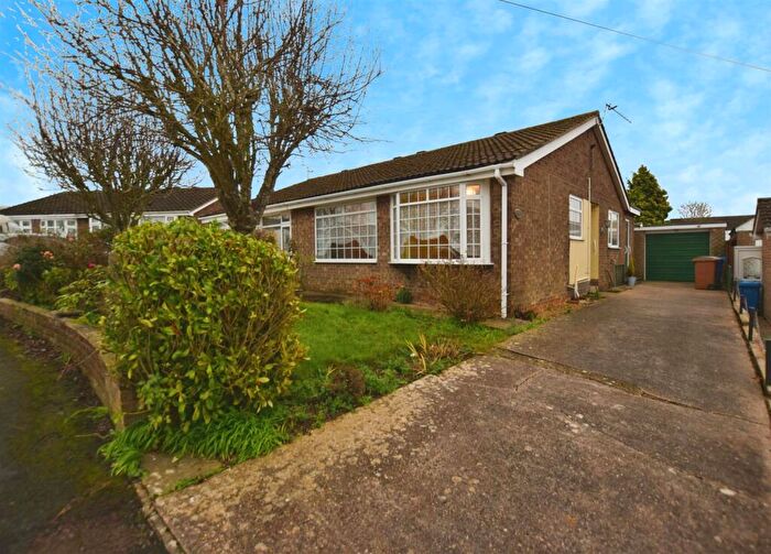 2 Bedroom Semi-Detached Bungalow For Sale In Hall Road, Sproatley, HU11