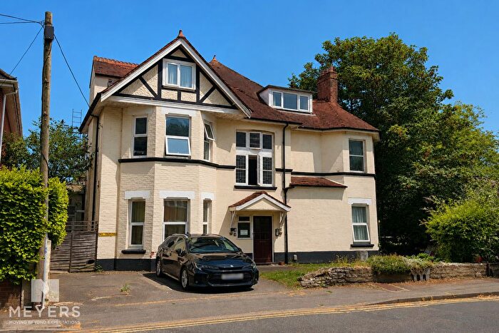 3 Bedroom Flat For Sale In Heathcote Road, Bournemouth, BH5