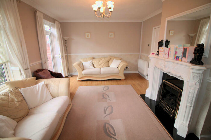 3 Bedroom Semi-Detached House To Rent In Appleby Road, Canary Wharf, E16