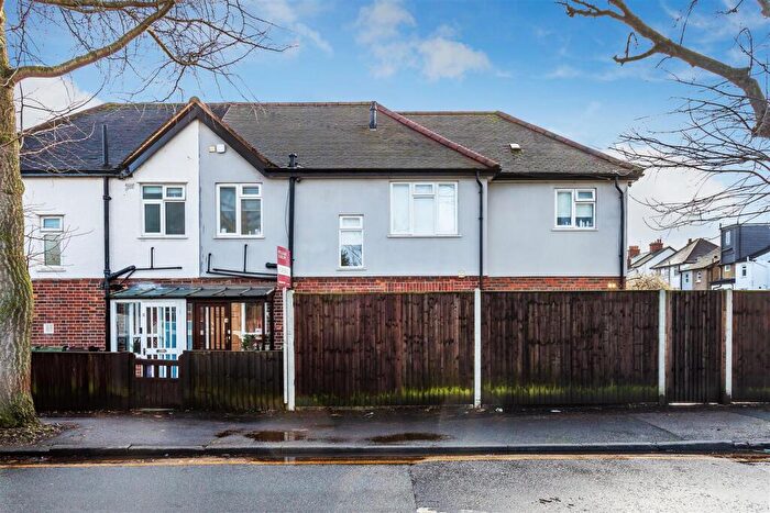 4 Bedroom Semi Detached House To Rent In Tilehurst Road, Cheam, SM3