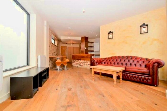 2 Bedroom Apartment To Rent In Richmond Road, London, E8
