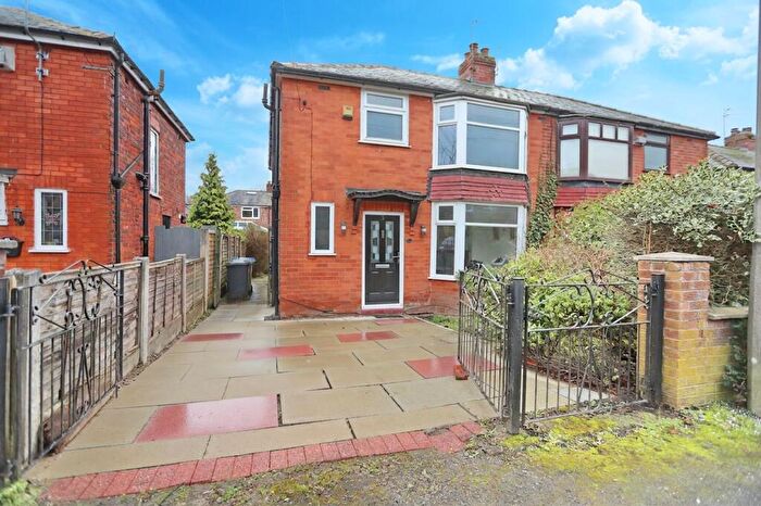 3 Bedroom Semi Detached House For Sale In Ruskin Road, Prestwich, M25