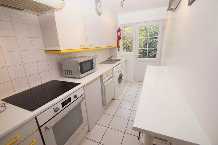 1 Bedroom Maisonette To Rent In Wexham Road, Slough, SL2