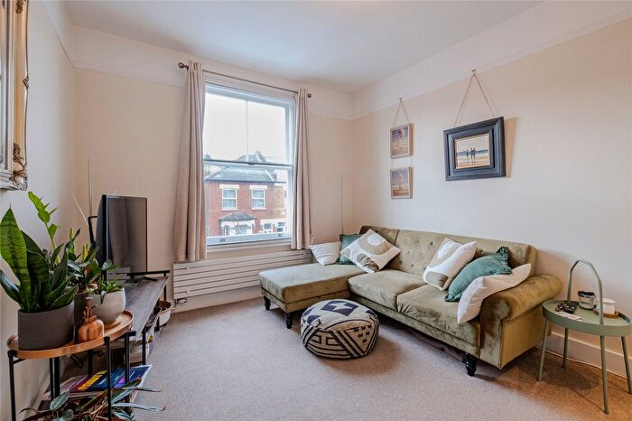 1 Bedroom Flat For Sale In Wellfield Road, Streatham, Lambeth, London, SW16