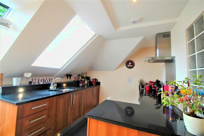 1 Bedroom Flat To Rent In Wimborne Road, Bournemouth, BH3