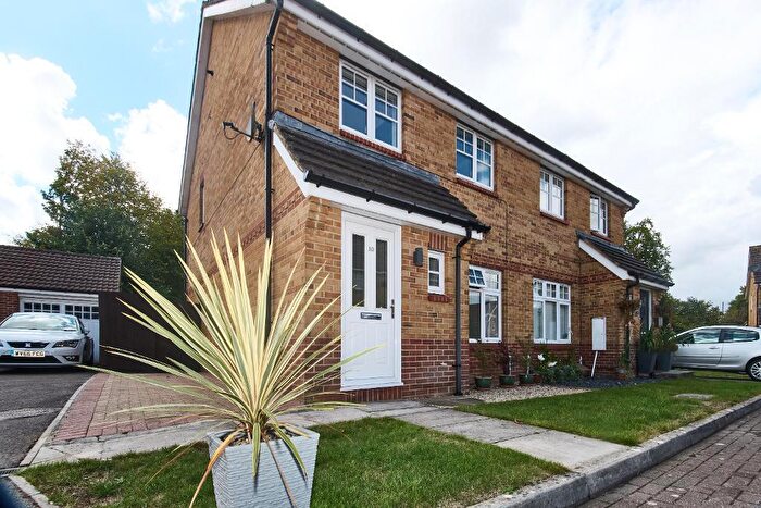 3 Bedroom Semi-Detached House To Rent In Barn Close, Emersons Green, Bristol, BS16