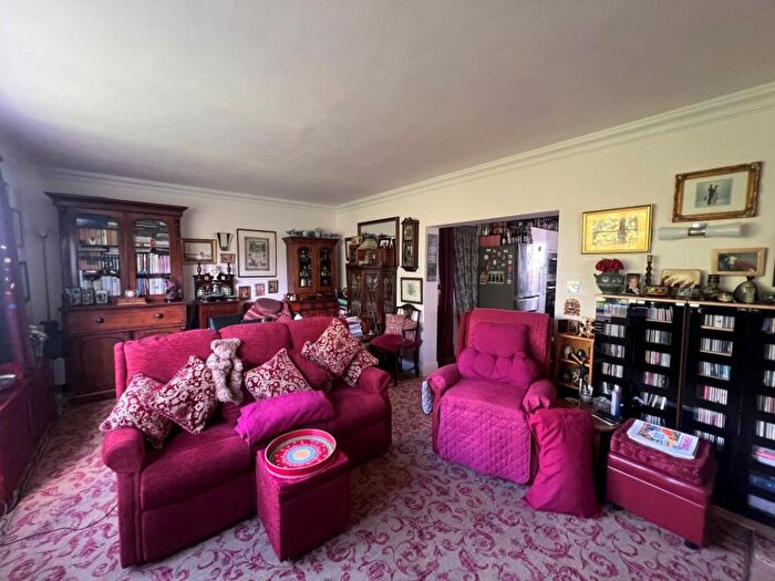 2 Bedroom Apartment For Sale In Viceroy Close, Edgbaston, Birmingham, B5