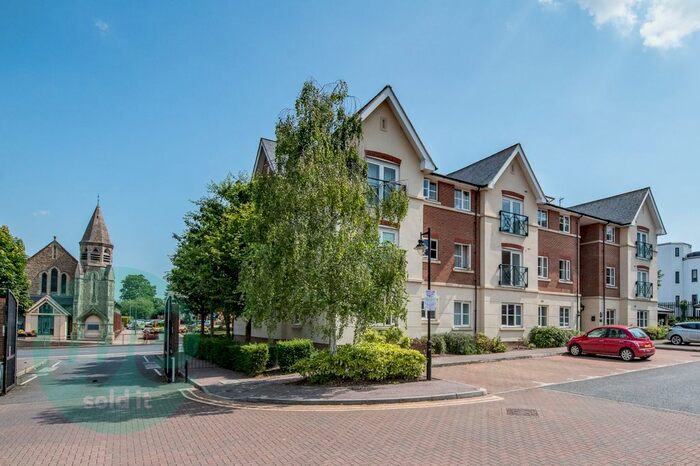 2 Bedroom Flat To Rent In Viridian Square, Aylesbury, HP21