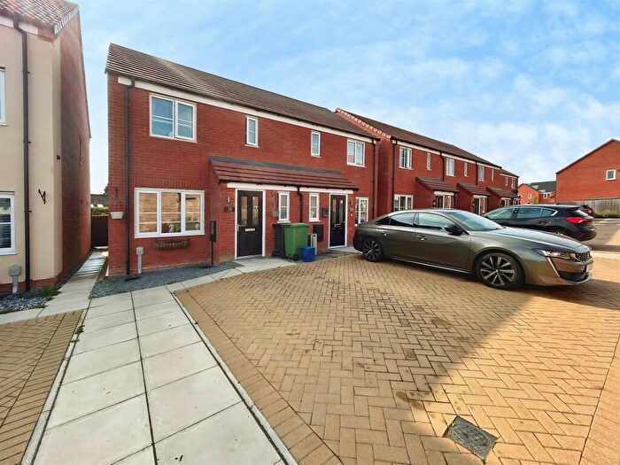3 Bedroom Semi-Detached House For Sale In Vulcan Way, Swaffham, PE37