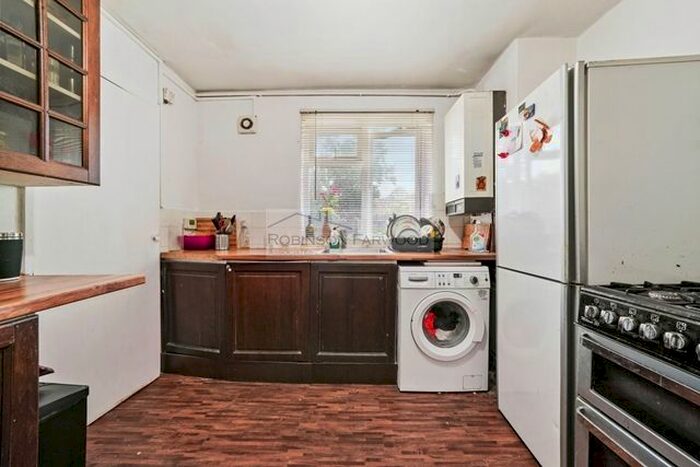 2 Bedroom Flat To Rent In Queens Walk, London, W5
