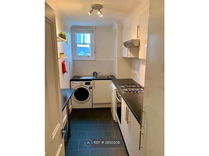 1 Bedroom Flat To Rent In Malbrook Road, London, SW15