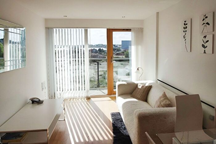 1 Bedroom Flat To Rent In La Salle, Chadwick Street, Hunslet, Leeds, LS10