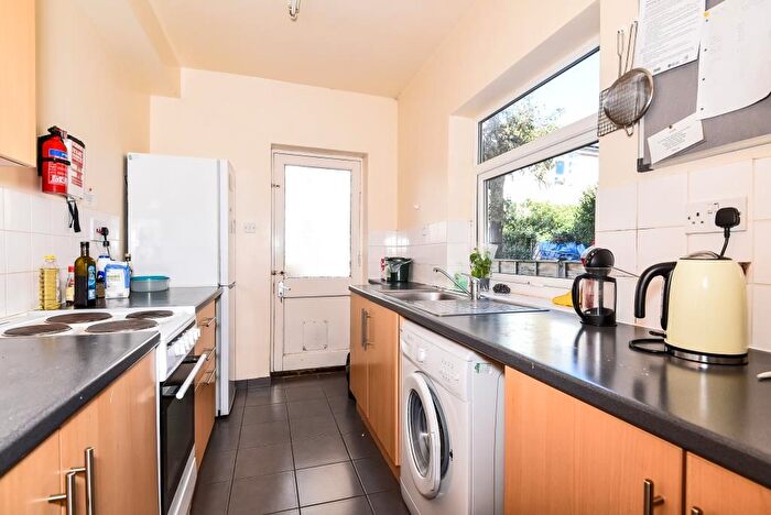 5 Bedroom Terraced House To Rent In Marston Street, Student Bedroom, OX4