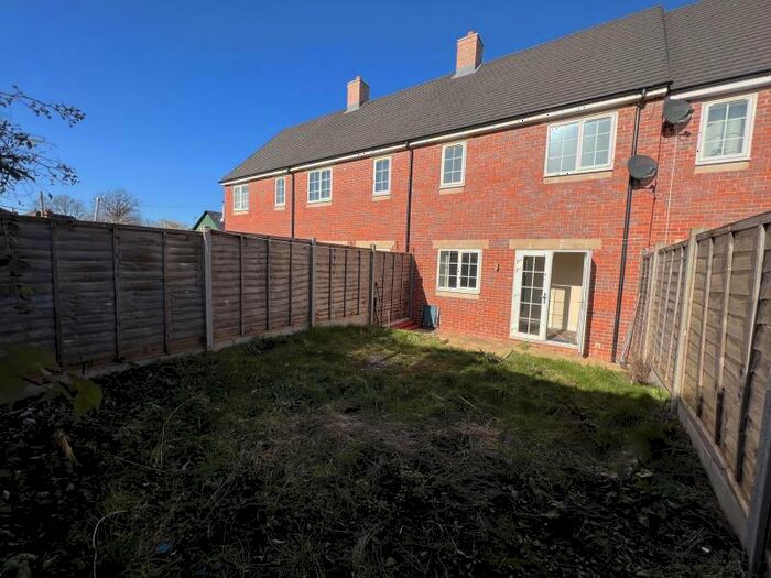 2 Bedroom Terraced House To Rent In Park Avenue, Attleborough, Nuneaton