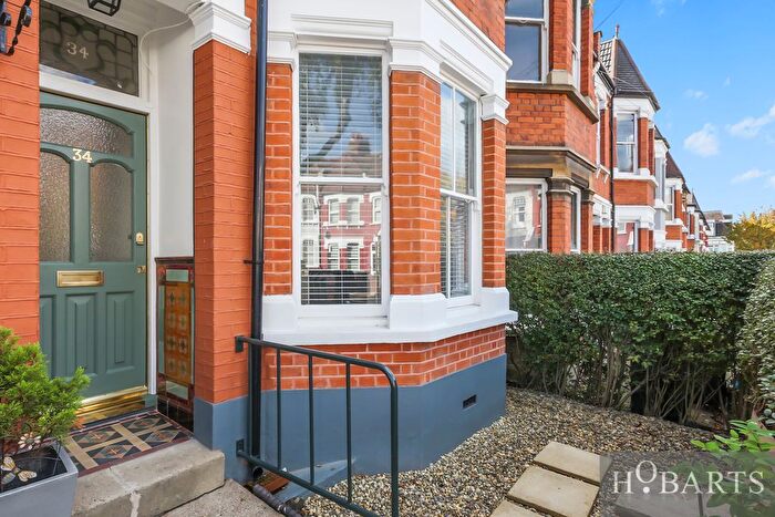 2 Bedroom Maisonette For Sale In Lyndhurst Road, Wood Green, N22