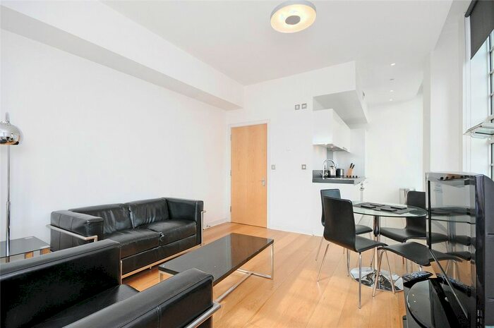 2 Bedroom Flat To Rent In Wallis House, Great West Road, TW8