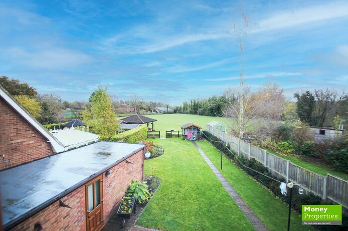 4 Bedroom Detached House For Sale In Ashwellthorpe Road, Wreningham, Norwich NR16