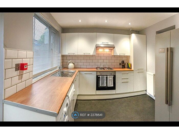 6 Bedroom End Of Terrace House To Rent In Agar Road, Truro, TR1